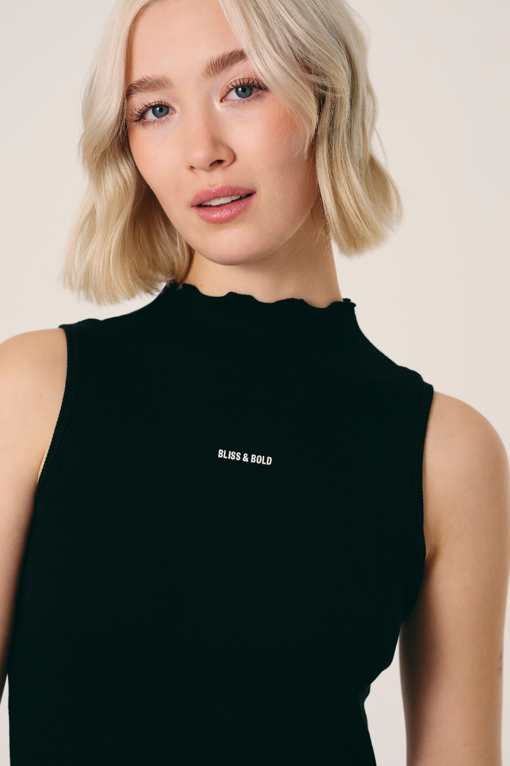 BODY HIGH COLLAR BLACK