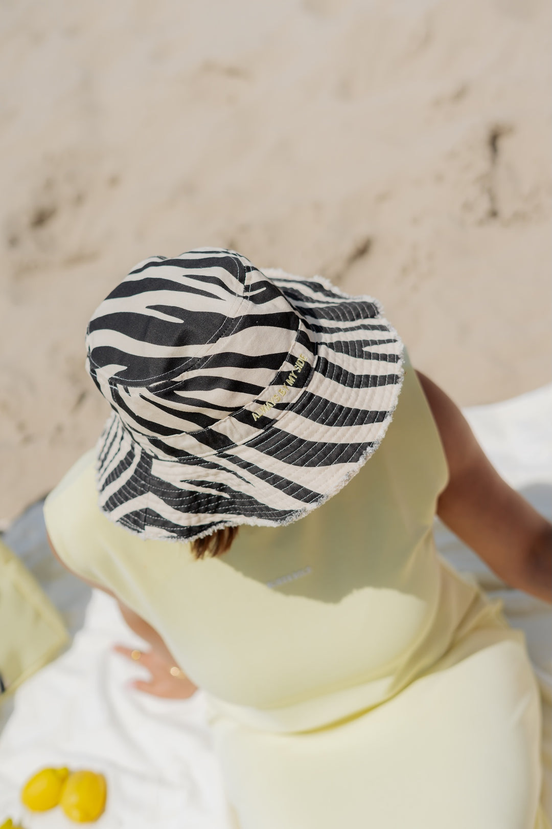 BLISS & BOLD x NELIPIES BUCKET HAT ZEBRA / OFF WHITE WENDEOPTIK