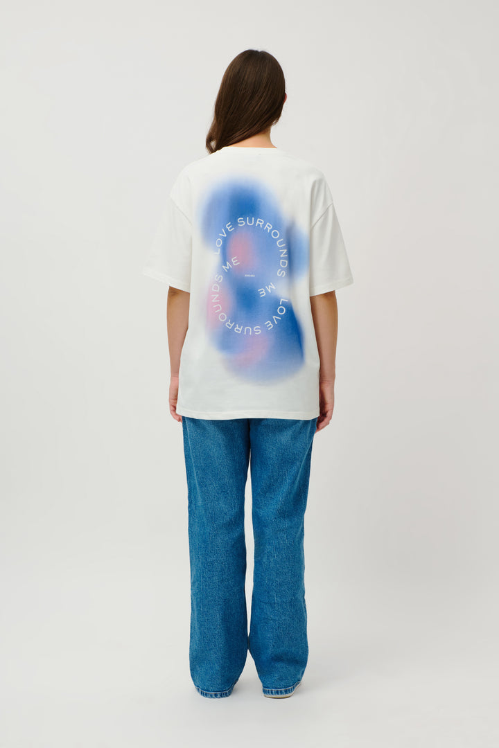 OVERSIZED TSHIRT OFF WHITE LOVE SURROUNDS ME
